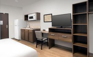 woodspring suites miami southwest