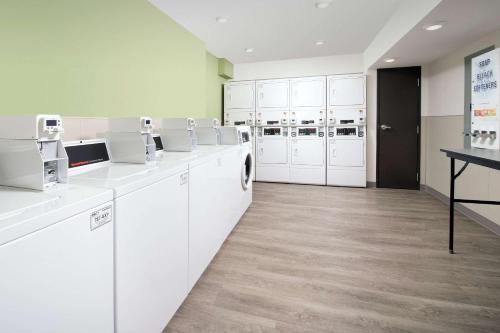 woodspring suites miami southwest