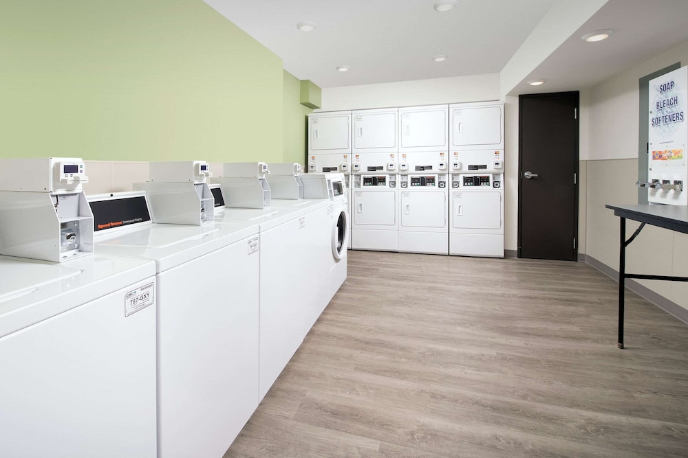 woodspring suites miami southwest