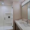 courtyard by marriott houston sugar land lake pointe