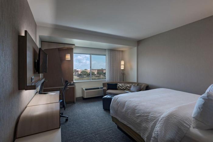 courtyard by marriott houston sugar land lake pointe