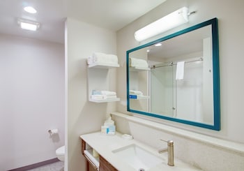 hampton inn and suites boston stoughton