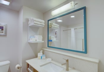 hampton inn and suites boston stoughton