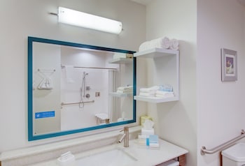 hampton inn and suites boston stoughton