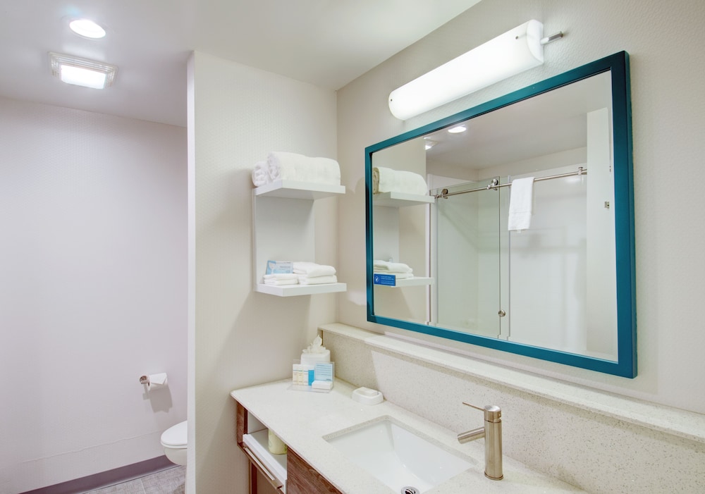 hampton inn and suites boston stoughton
