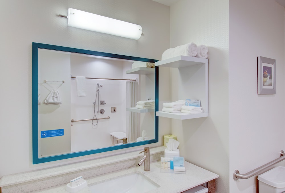 hampton inn and suites boston stoughton