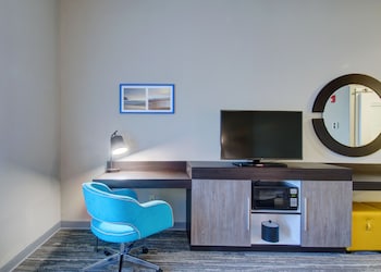 hampton inn and suites boston stoughton