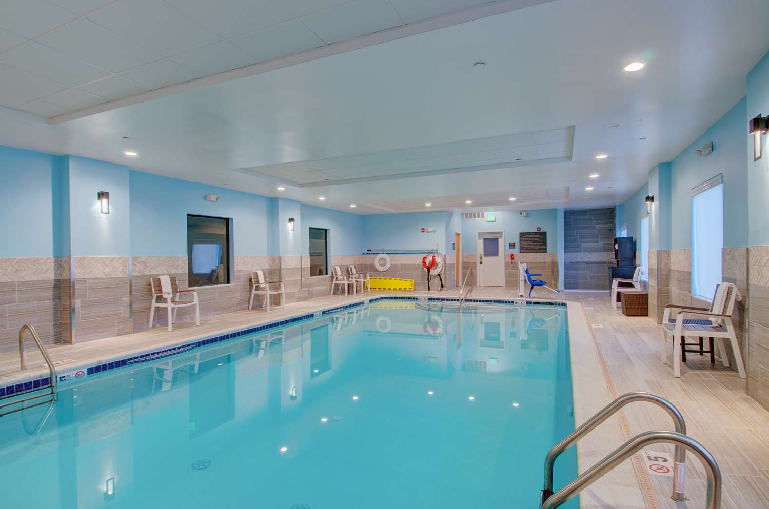 hampton inn and suites boston stoughton