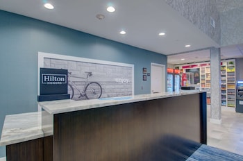 Hampton Inn & Suites Boston/Stoughton,Bridgewater>>Boston,3 star