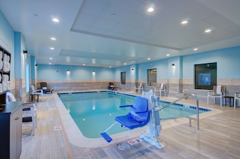 Hampton Inn & Suites Boston/Stoughton,Bridgewater>>Boston,3 star