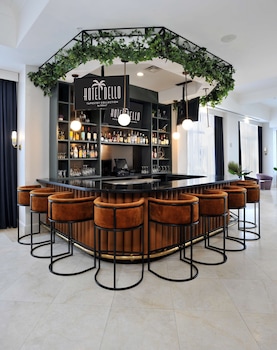 hotel dello ft lauderdale airport tapestry collection by hilton