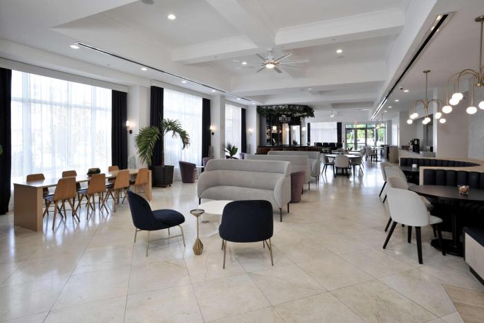 hotel dello ft lauderdale airport tapestry collection by hilton