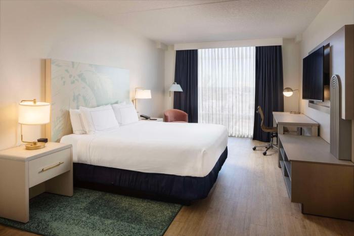 hotel dello ft lauderdale airport tapestry collection by hilton
