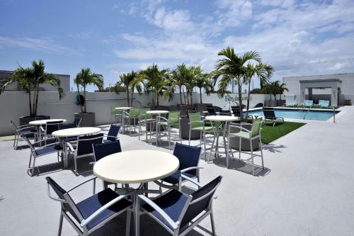 hotel dello ft lauderdale airport tapestry collection by hilton