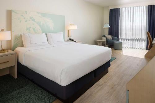 hotel dello ft lauderdale airport tapestry collection by hilton