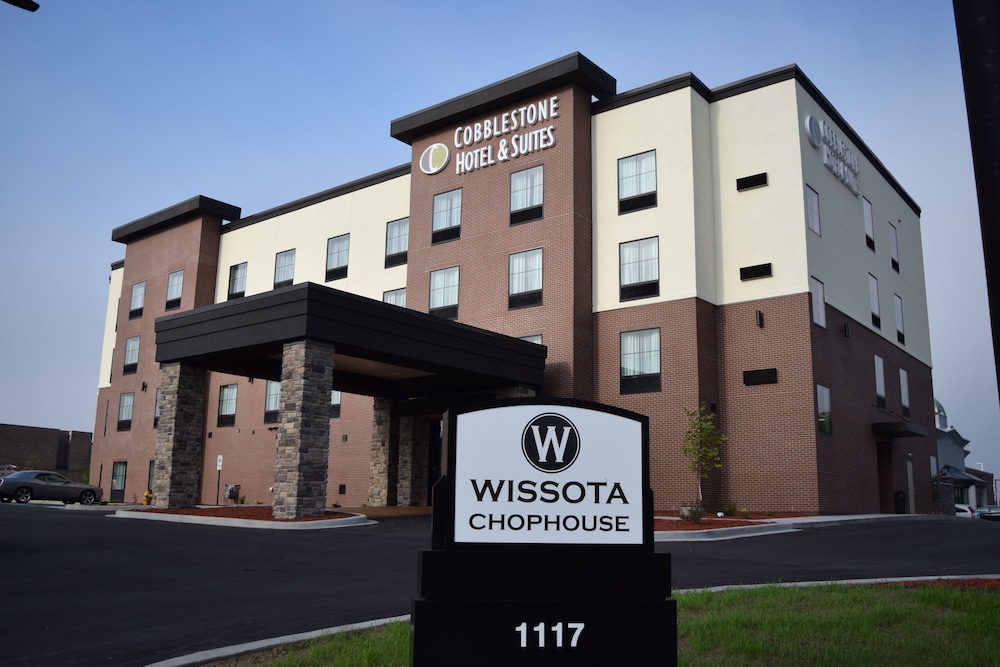 cobblestone hotel and suites stevens point