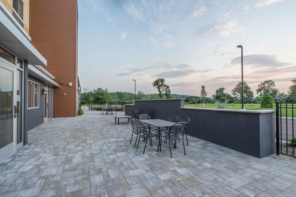 fairfield inn and suites by marriott bloomsburg