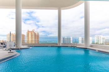 embassy suites by hilton sarasota fl