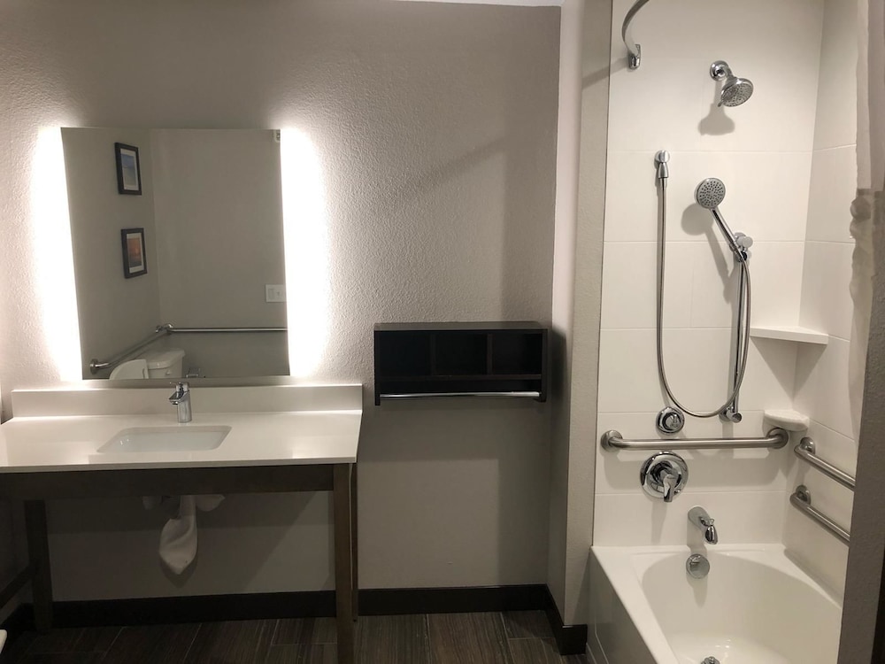 comfort suites fort lauderdale airport and cruise port