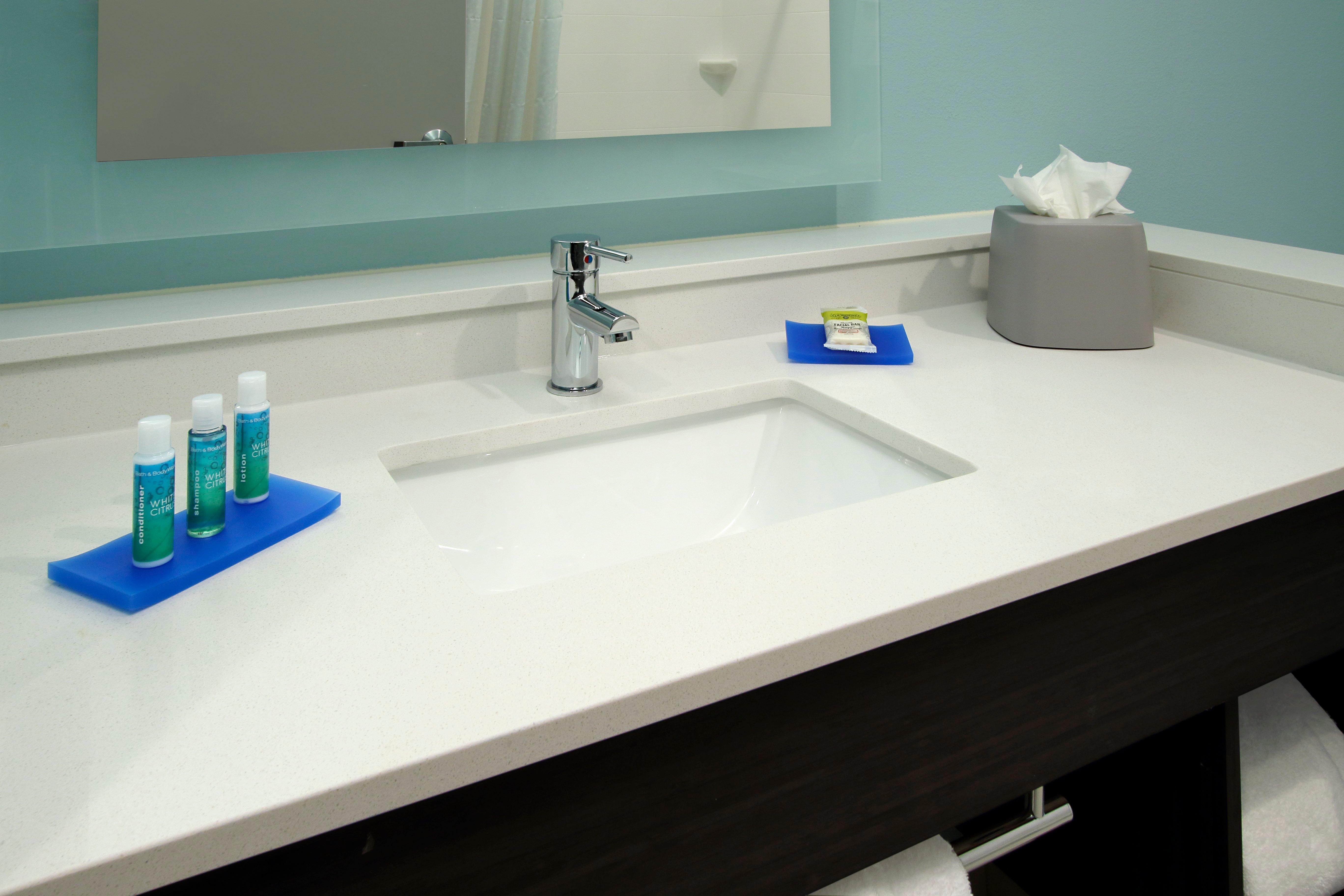 holiday inn express and suites lake charles south