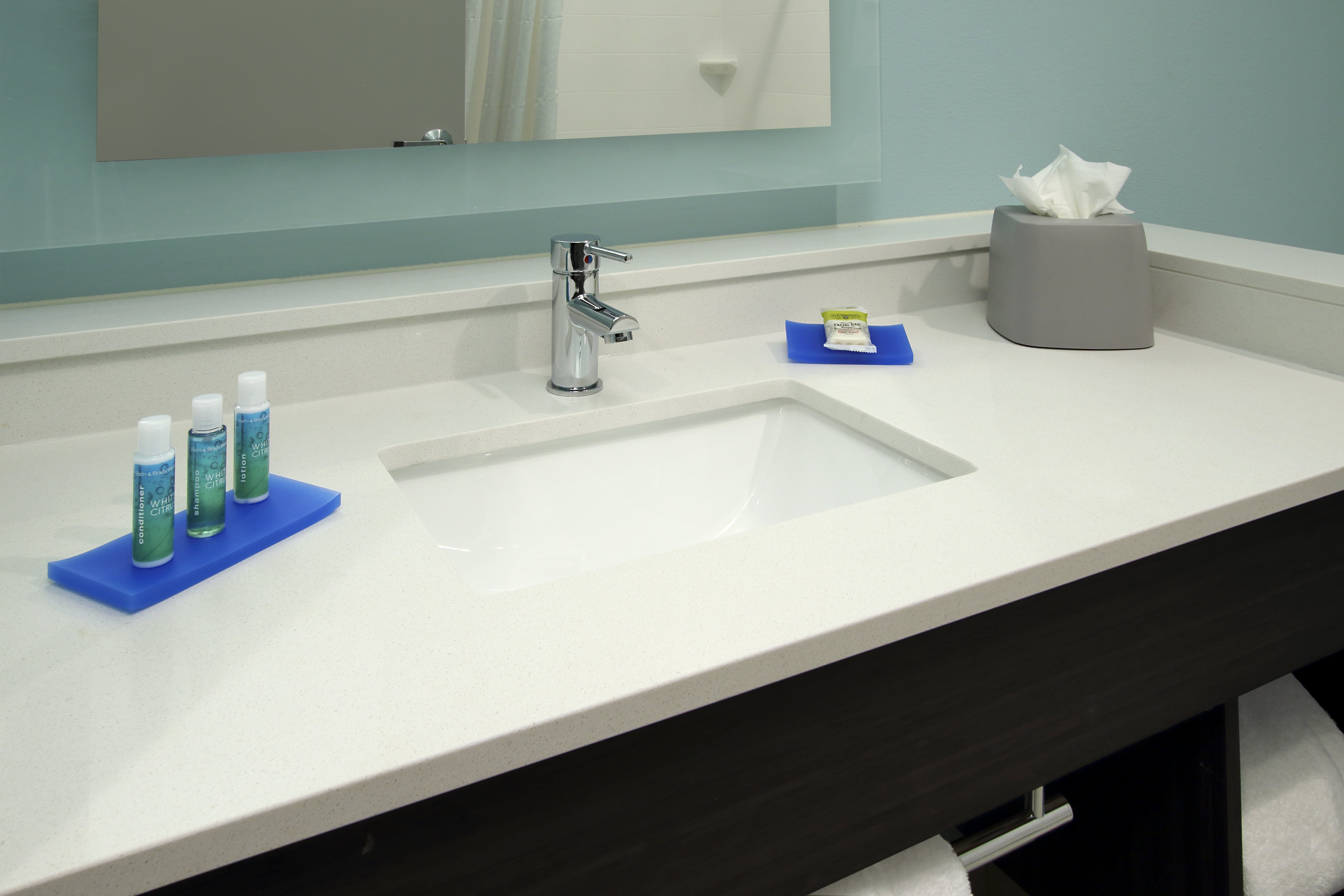 holiday inn express and suites lake charles south