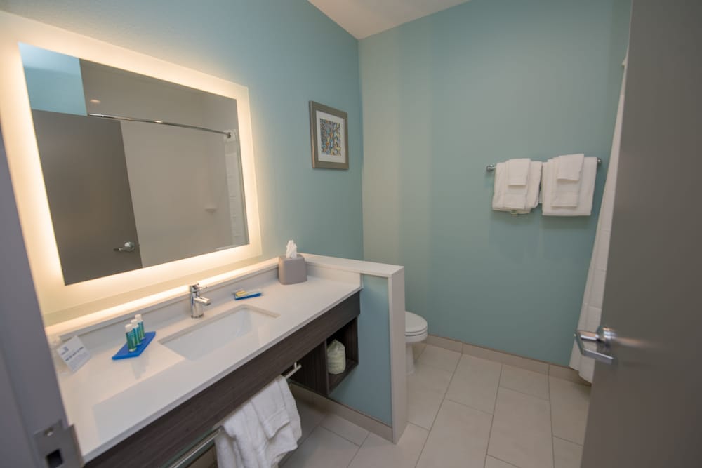 holiday inn express and suites lake charles south