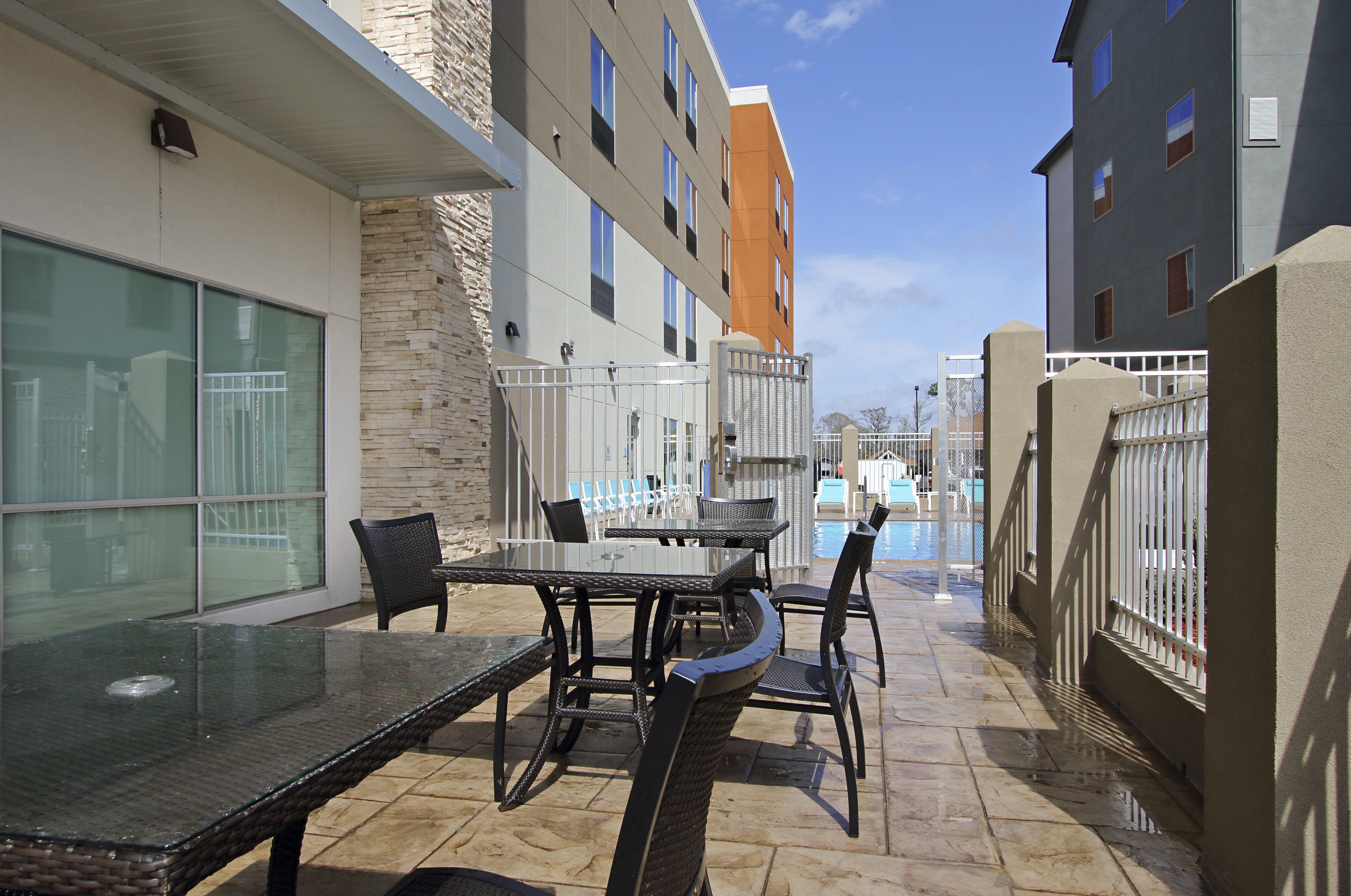 holiday inn express and suites lake charles south