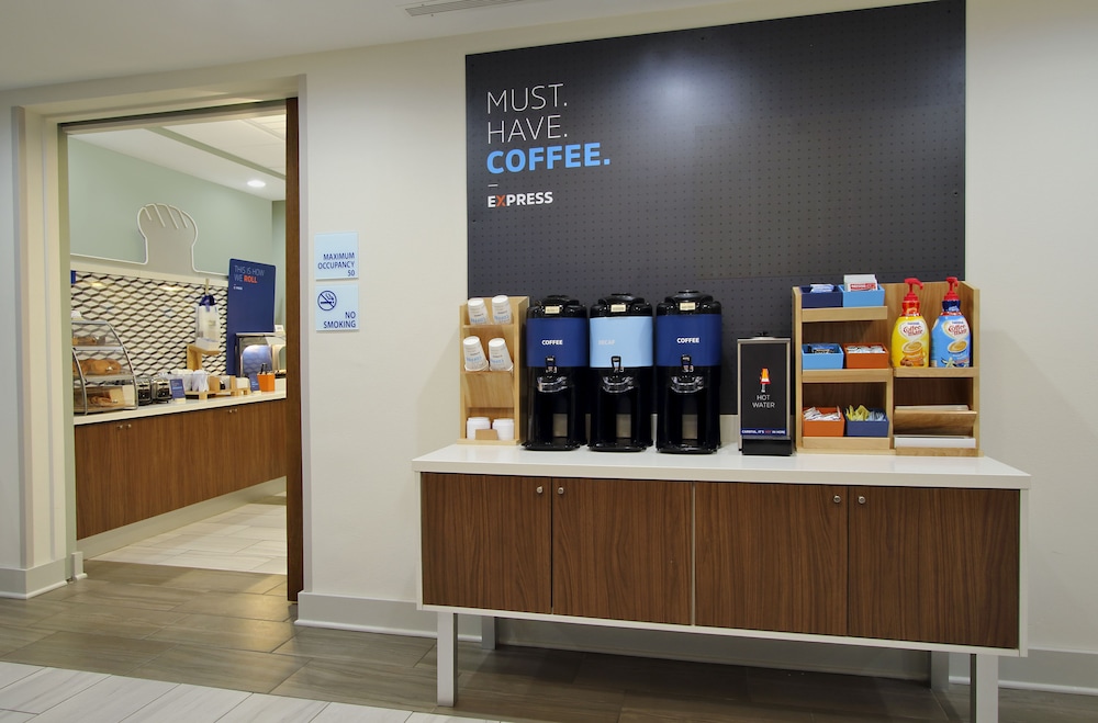 holiday inn express and suites lake charles south