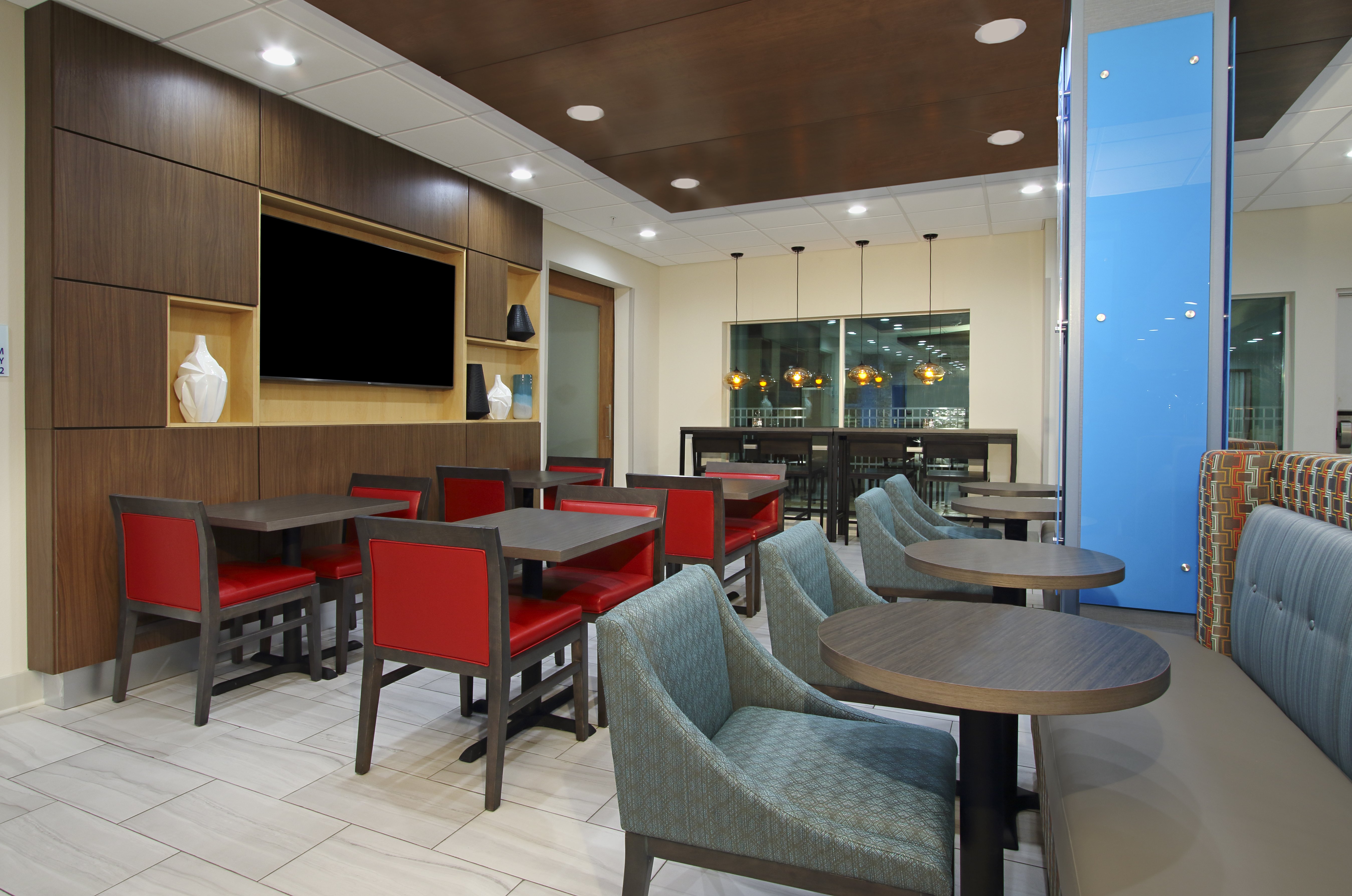holiday inn express and suites lake charles south