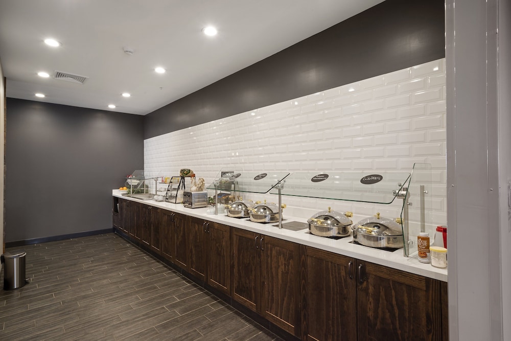 holiday inn and suites decatur forsyth by ihg