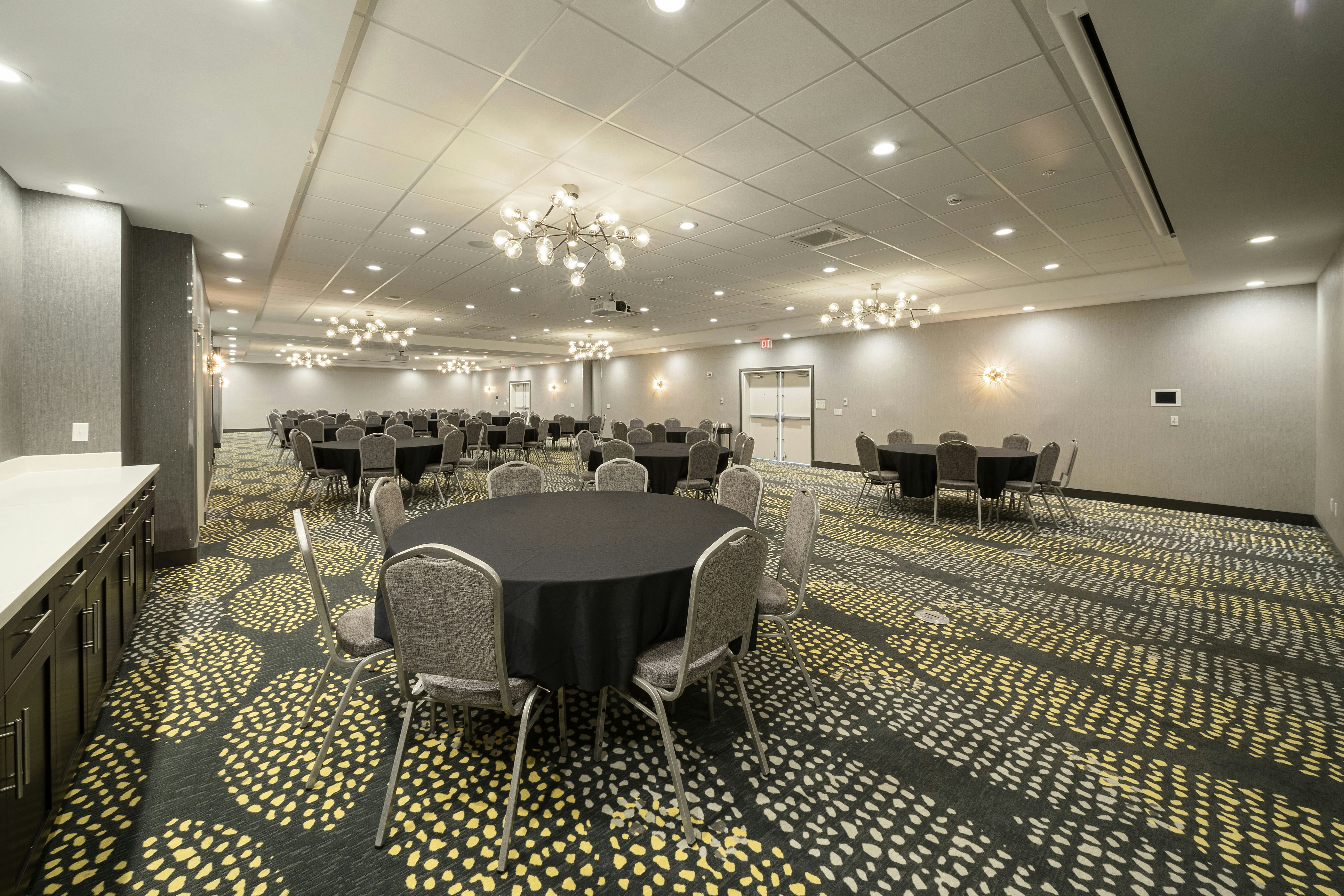 holiday inn and suites decatur forsyth by ihg