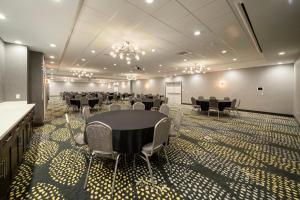 holiday inn and suites decatur forsyth by ihg