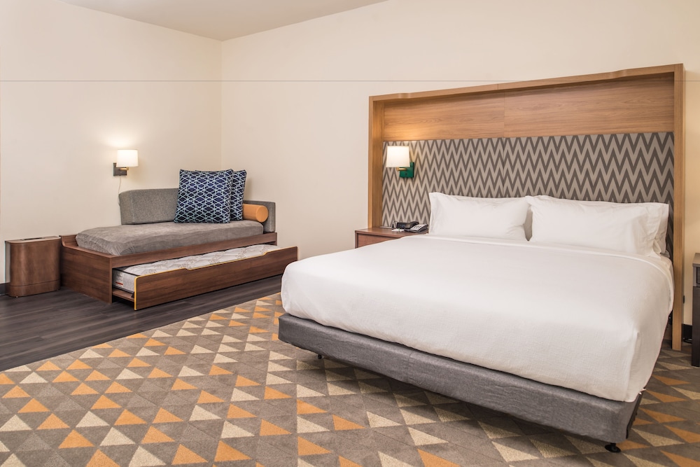 holiday inn joplin by ihg