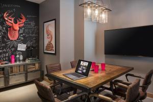 Moxy Seattle Downtown,King Street Station>>King County,4 star