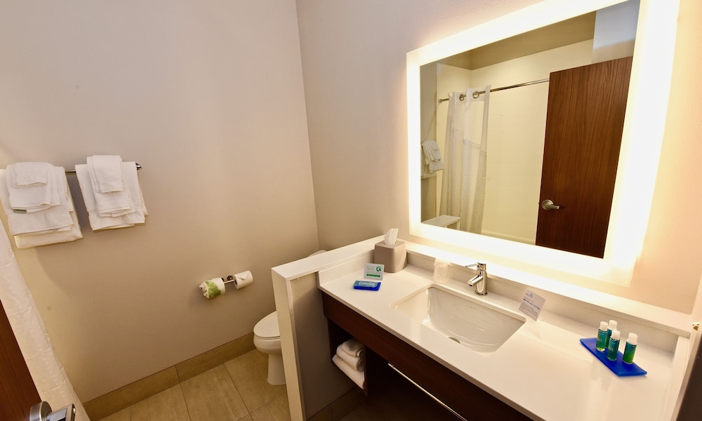 holiday inn express and suites perryville by ihg
