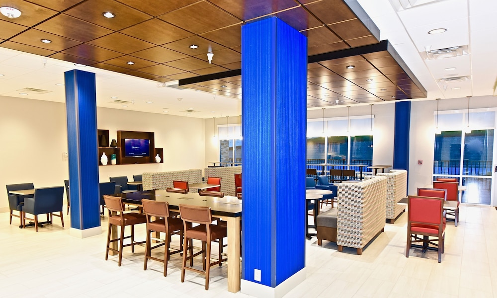 holiday inn express and suites perryville by ihg