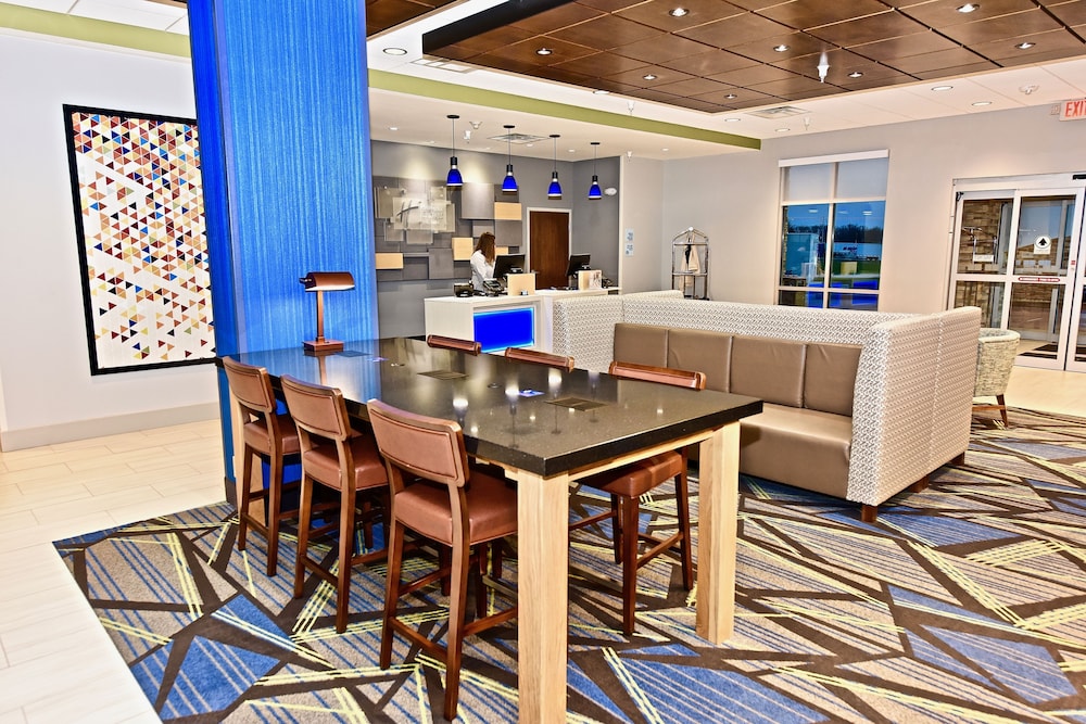 holiday inn express and suites perryville by ihg