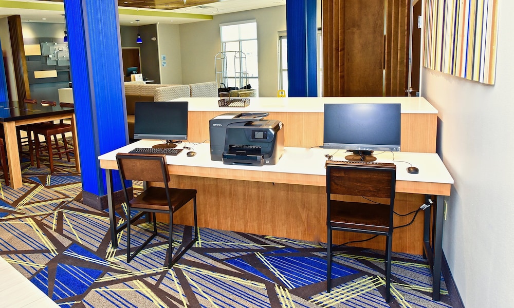 holiday inn express and suites perryville by ihg