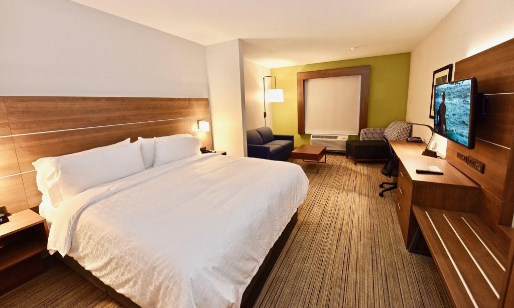 holiday inn express and suites perryville by ihg