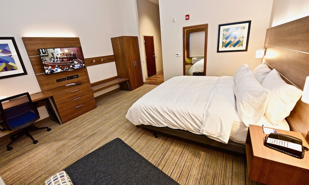 holiday inn express and suites perryville by ihg