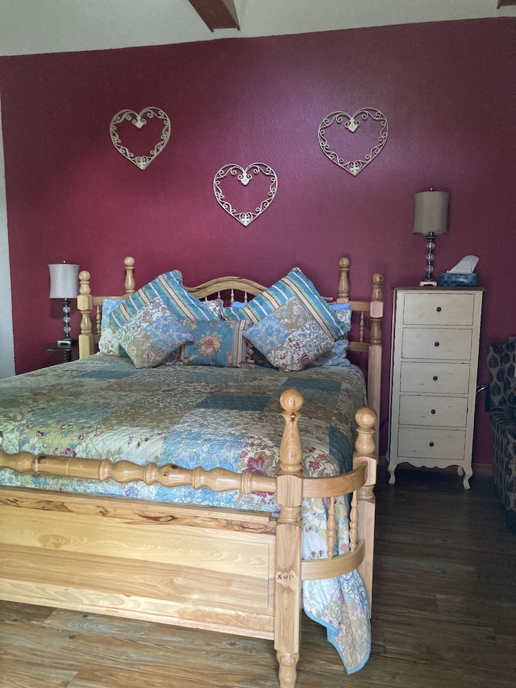 all seasons treehouse village