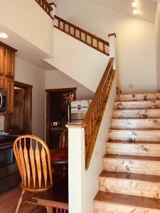 All Seasons Treehouse Village,Exeter>>Eureka Springs,2 star