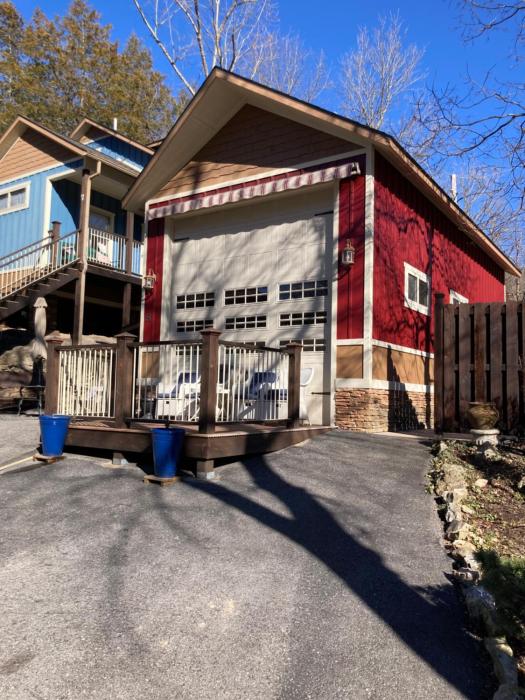 all seasons treehouse village
