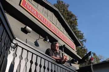 Calistoga Inn Restaurant And Brewery,Napa>>Calistoga,4 star