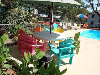 Captain's Cove Motel,Brunswick>>Bolivia,3 star
