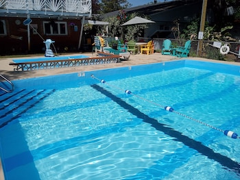 Captain's Cove Motel,Brunswick>>Bolivia,3 star
