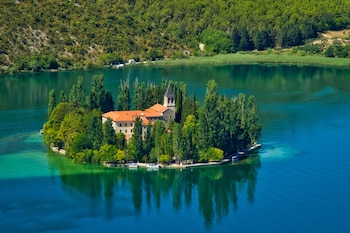 vrata krke hotel