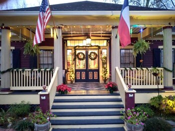 the steamboat inn