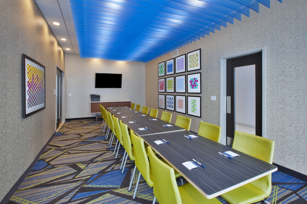 holiday inn express auburn hills south by ihg