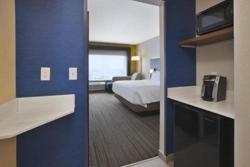 holiday inn express auburn hills south by ihg